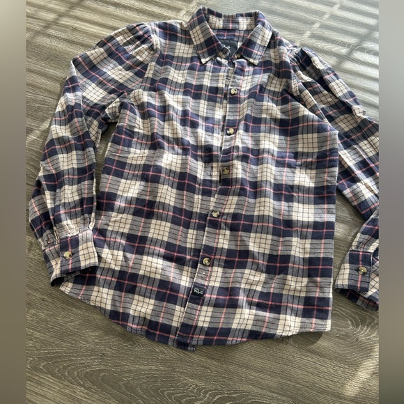 Rails Tops - Rails navy blue and pink Shirt. Size XS. NEW